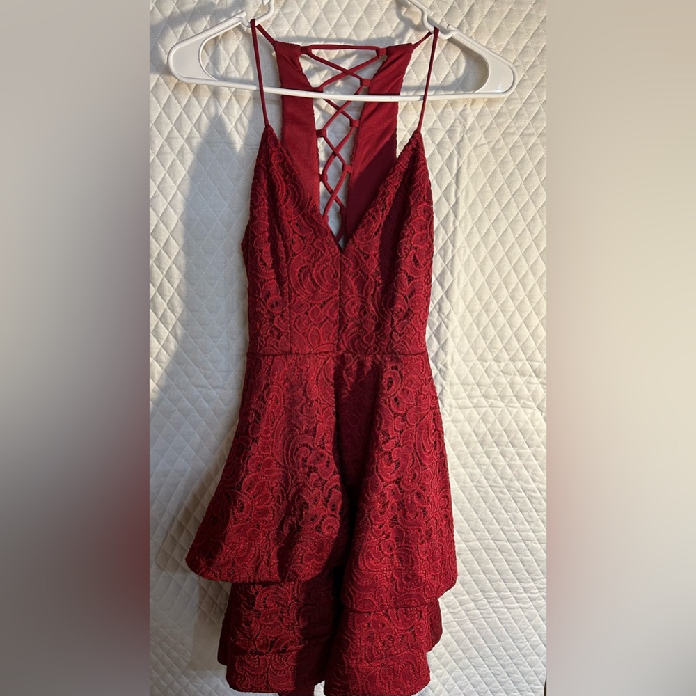 Burgandy Windsor dress XS.   New with tags